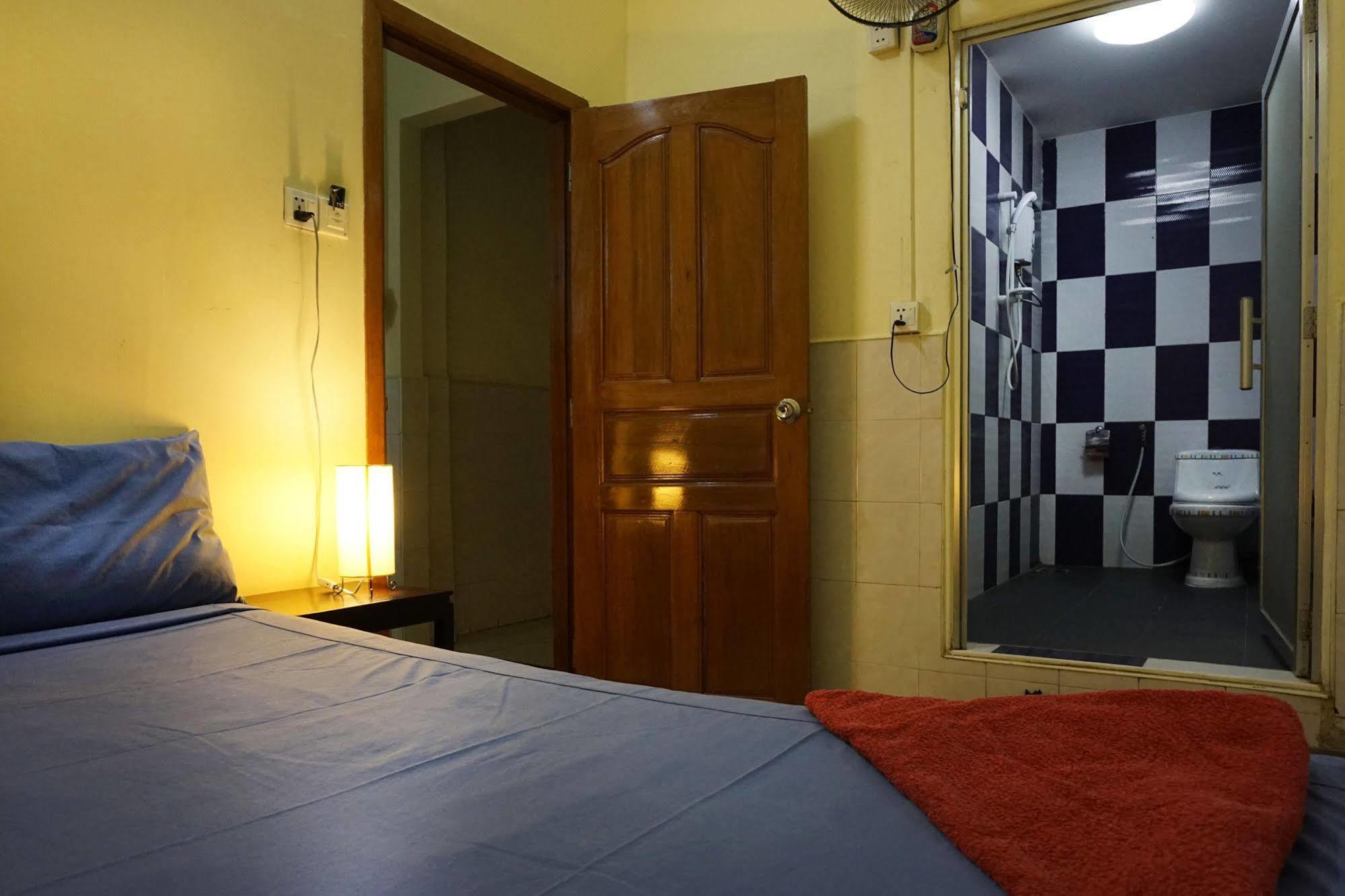 פנום פן Riverside Backpackers מראה חיצוני תמונה