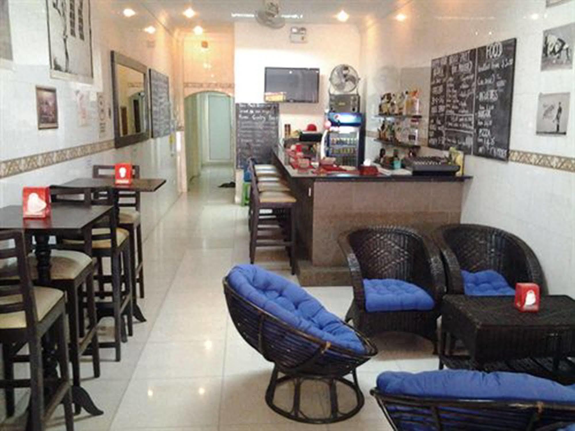 פנום פן Riverside Backpackers מראה חיצוני תמונה