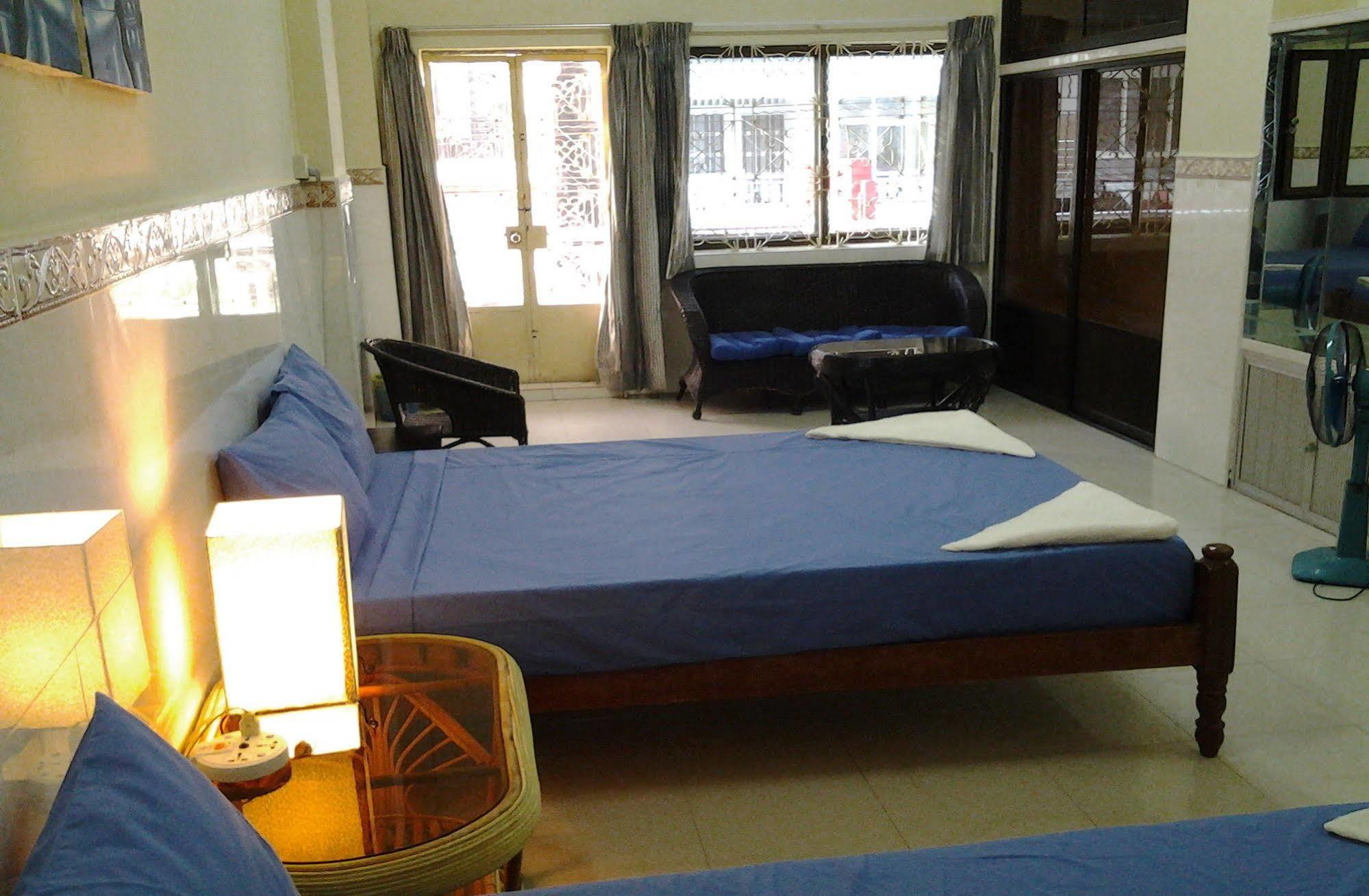 פנום פן Riverside Backpackers מראה חיצוני תמונה